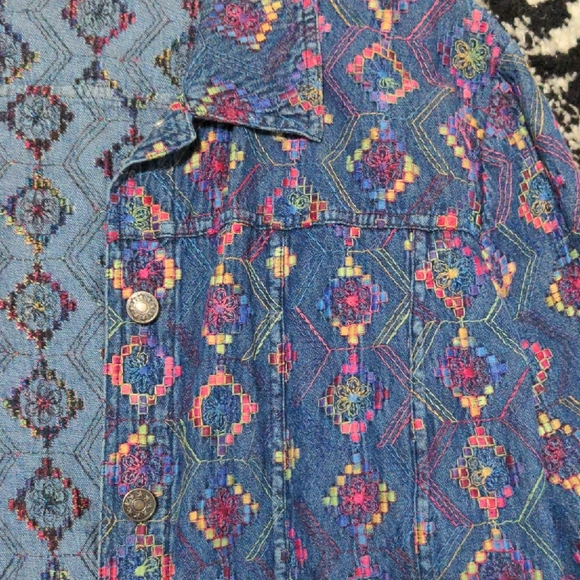 Colorful Patterned Jacket - Picture 3 of 5